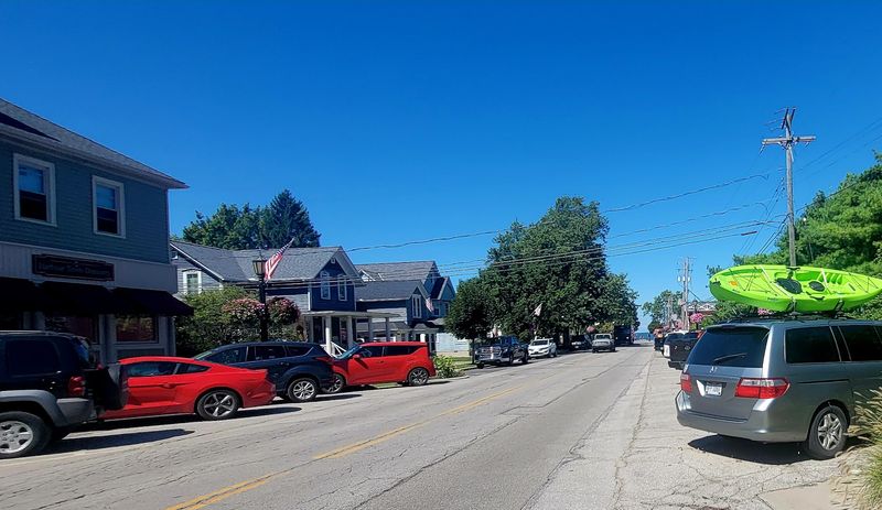 Friendly Small-Town Spirit That Feels Genuinely Warm