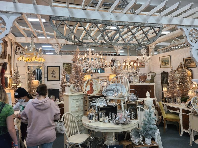 Friendly Staff and a Shopping Experience That Feels Welcoming