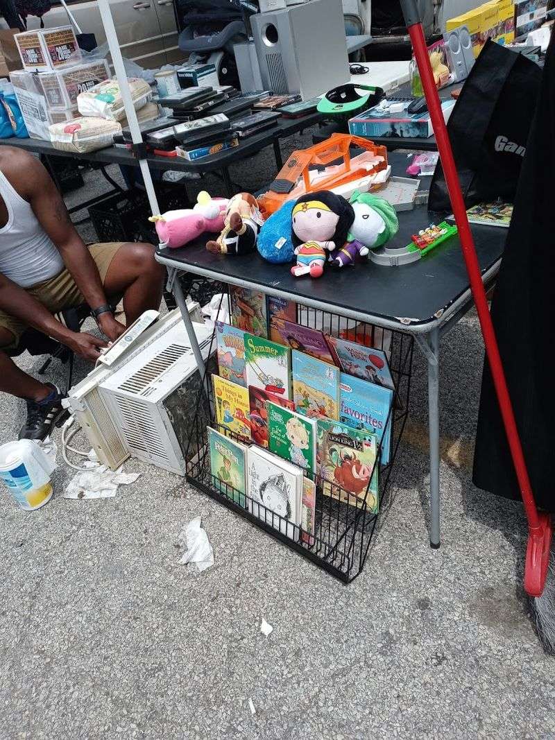 Friendly Vendors Who Make Every Visit Feel Welcome Friendly Vendors Who Make Every Visit Feel Welcome