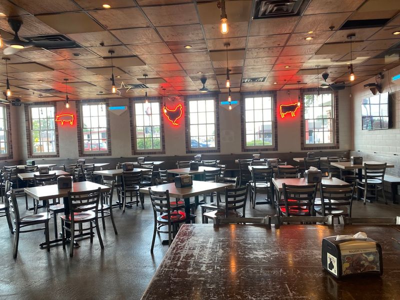 Full Table Service That Sets Killen's Apart From the Crowd