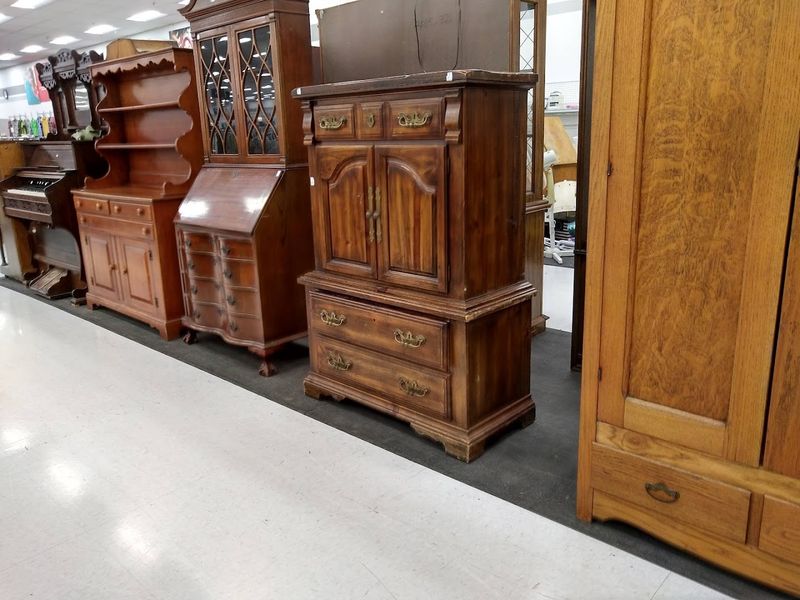 Furniture Finds That Punch Above Their Weight