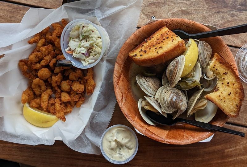 Garlic Steamed Clams Full of Bold Flavor Garlic Steamed Clams Full of Bold Flavor