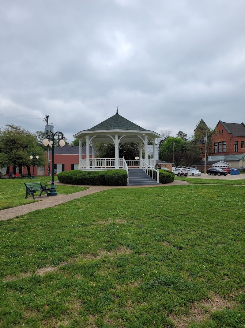 Ghost Tours That Add a Spooky Layer to History