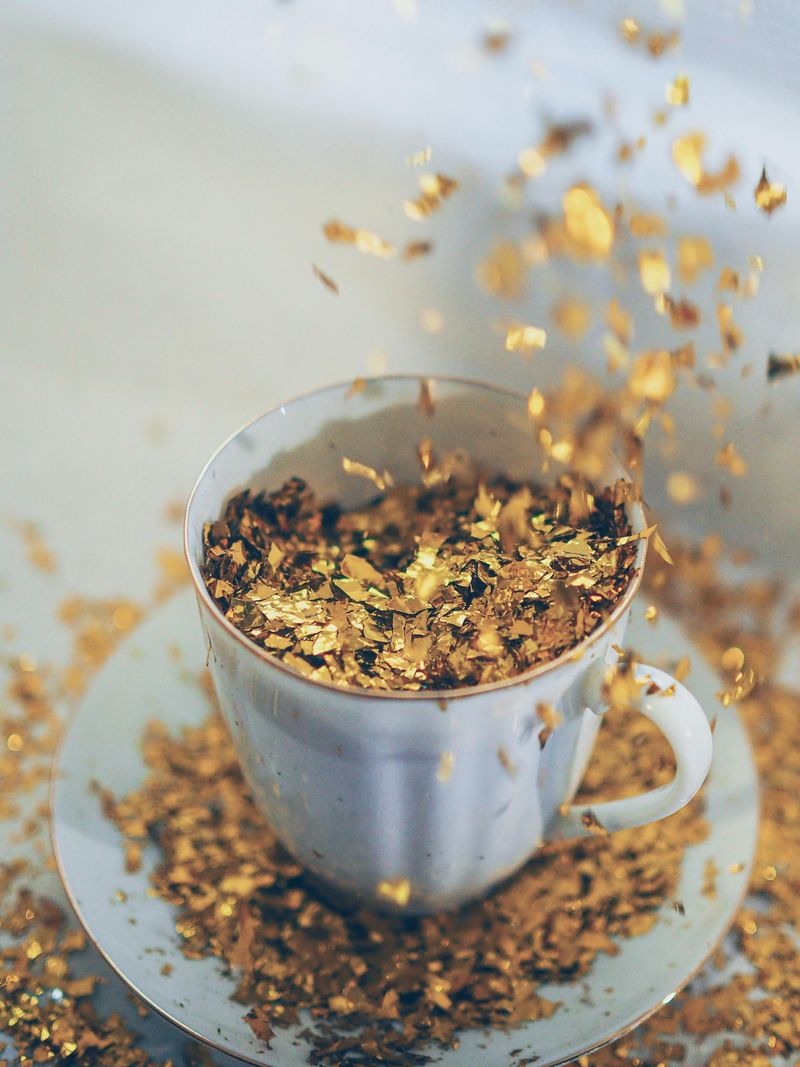 Gold flakes