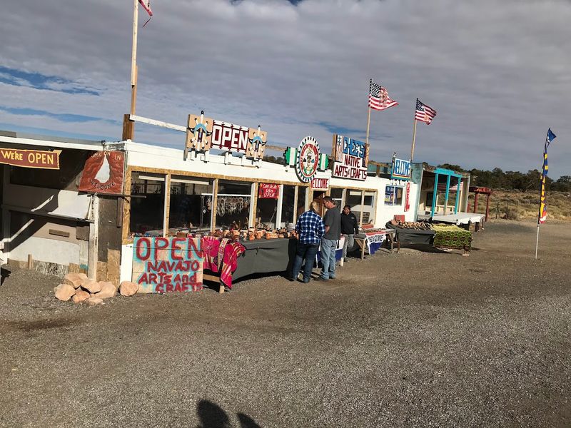 Handmade Navajo Jewelry and Souvenirs on Site