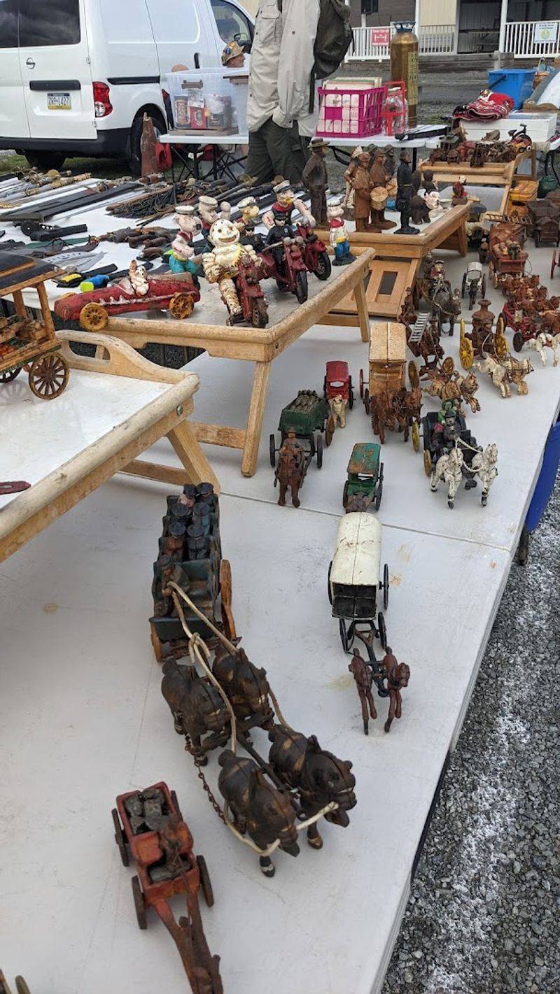 Handmade and Homemade Goods Worth Stopping For