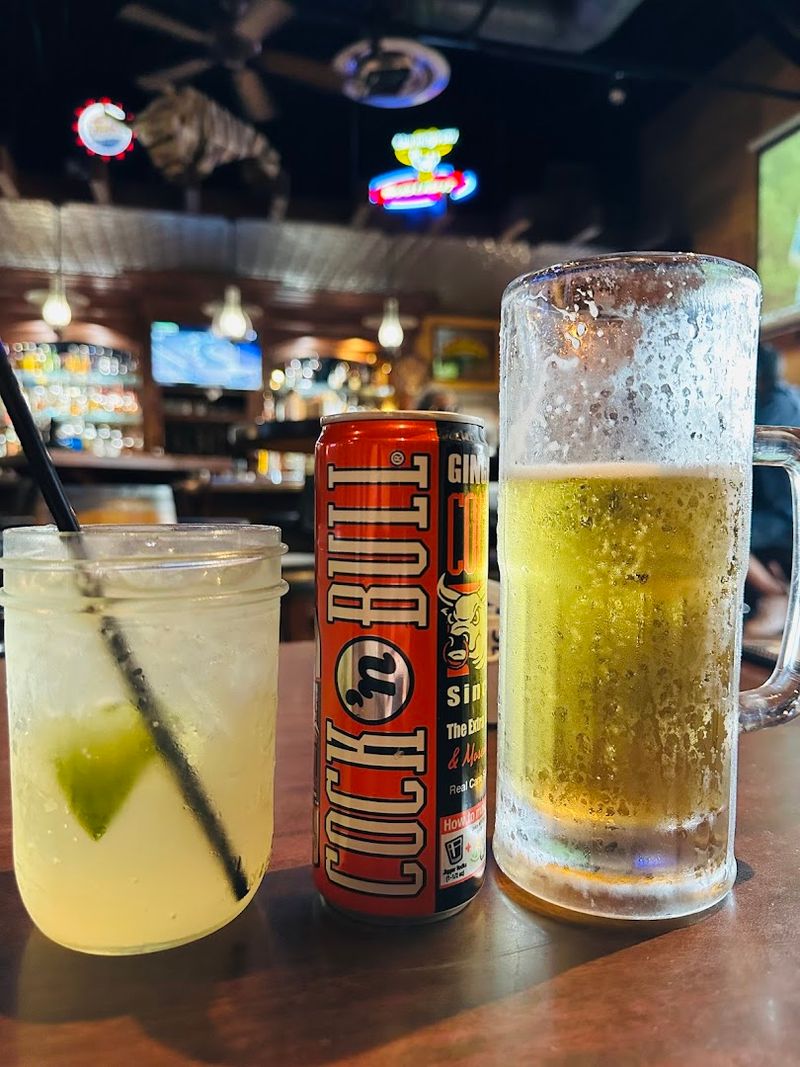 Happy Hour That Makes the Experience Even Better Happy Hour That Makes the Experience Even Better