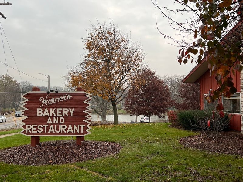 Harner's Bakery Restaurant - North Aurora, Illinois