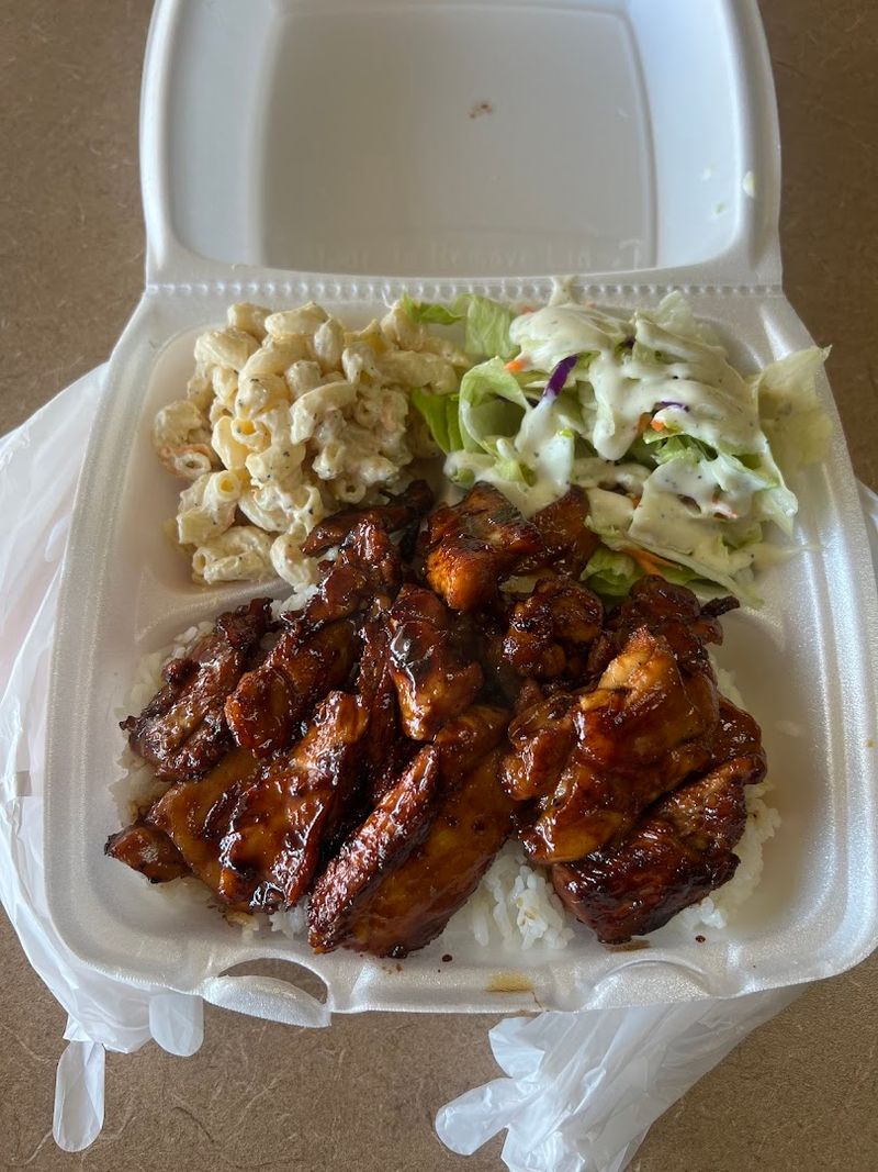 Hawaiian BBQ Chicken That Is Sweet, Savory, and Unforgettable Hawaiian BBQ Chicken That Is Sweet, Savory, and Unforgettable