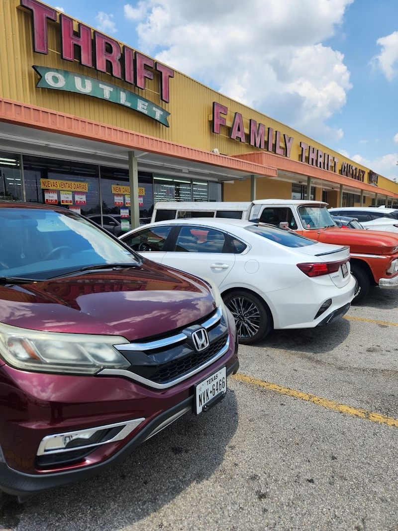 Highly Rated by Hundreds of Loyal Houston Shoppers