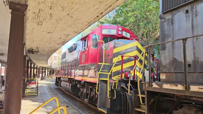 Historical Narration: Learning While the Landscape Rolls By