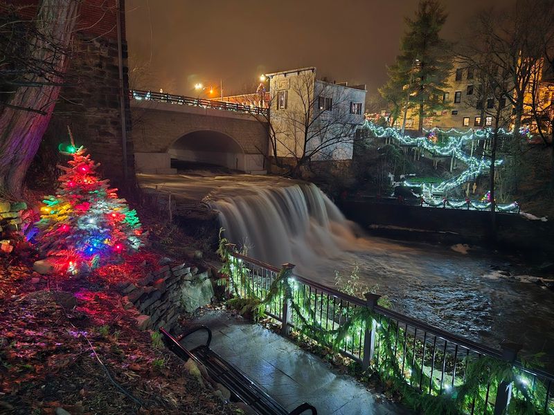 Holiday Magic: Visiting During the Christmas Season