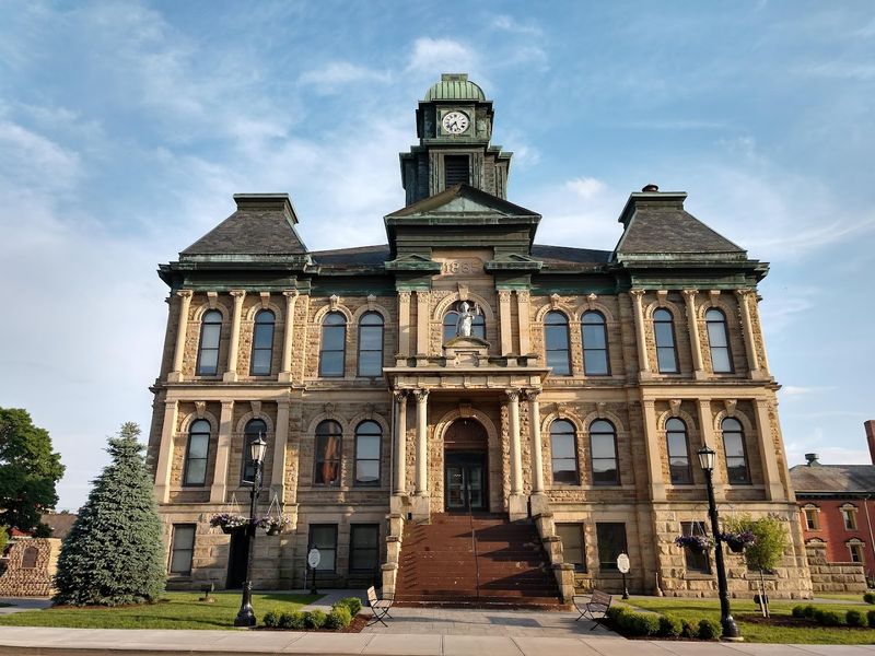 Holmes County Courthouse