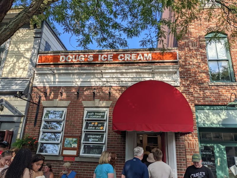 Homemade Ice Cream That Draws Crowds All Summer Long