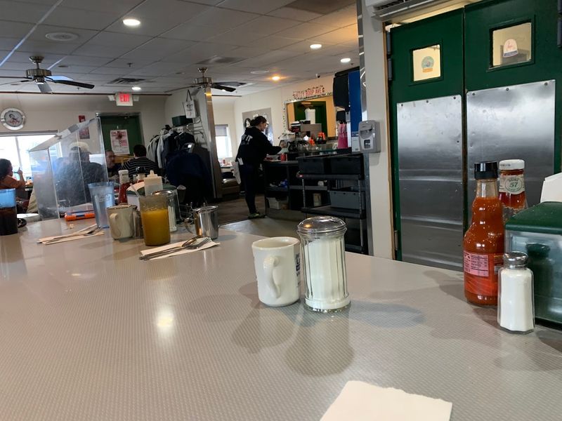 Hours That Work for Early Birds and Weekend Diners Alike Hours That Work for Early Birds and Weekend Diners Alike