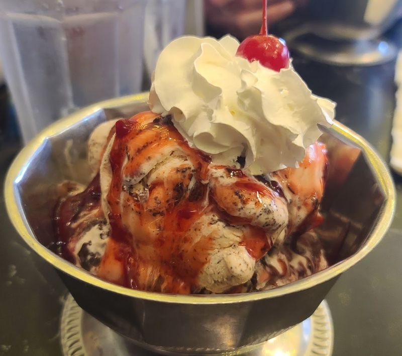 House of Flavors Restaurant - Ludington, Michigan