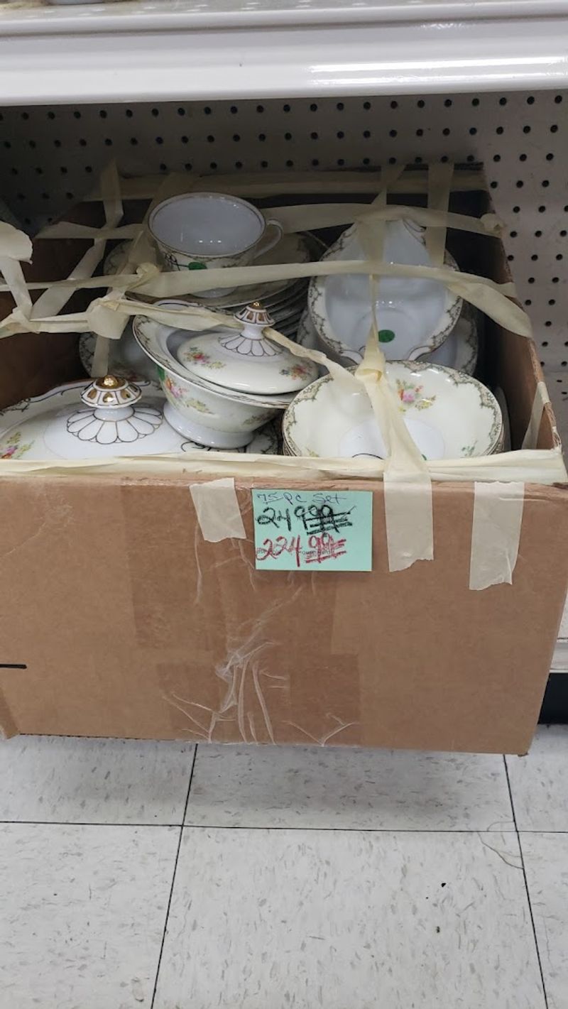 Household Goods and Kitchen Items