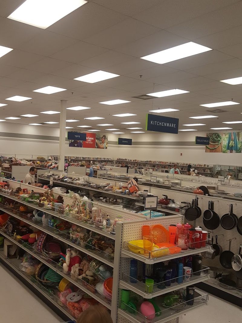 Housewares Heaven for the Home Decorator on a Budget