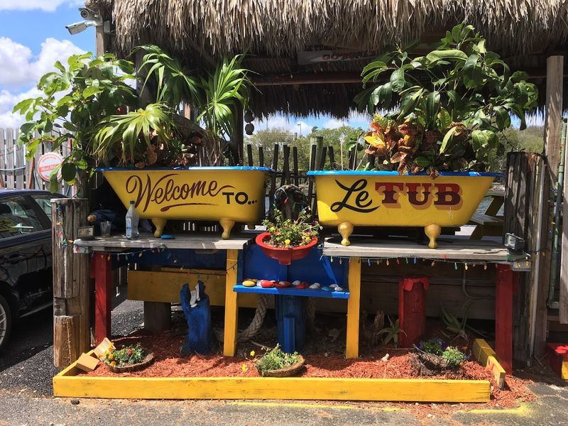How to Find Us - Getting to Le Tub