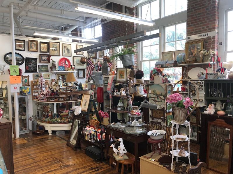 Hundreds of Vendors Under One Roof