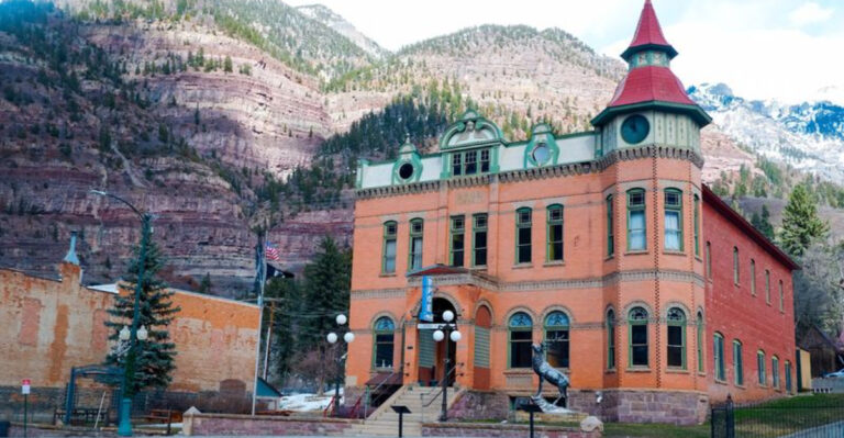 If you love the outdoors, you owe it to yourself to explore this gorgeous small Colorado town