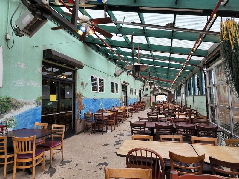 Indoor and Outdoor Seating for Every Kind of Visitor