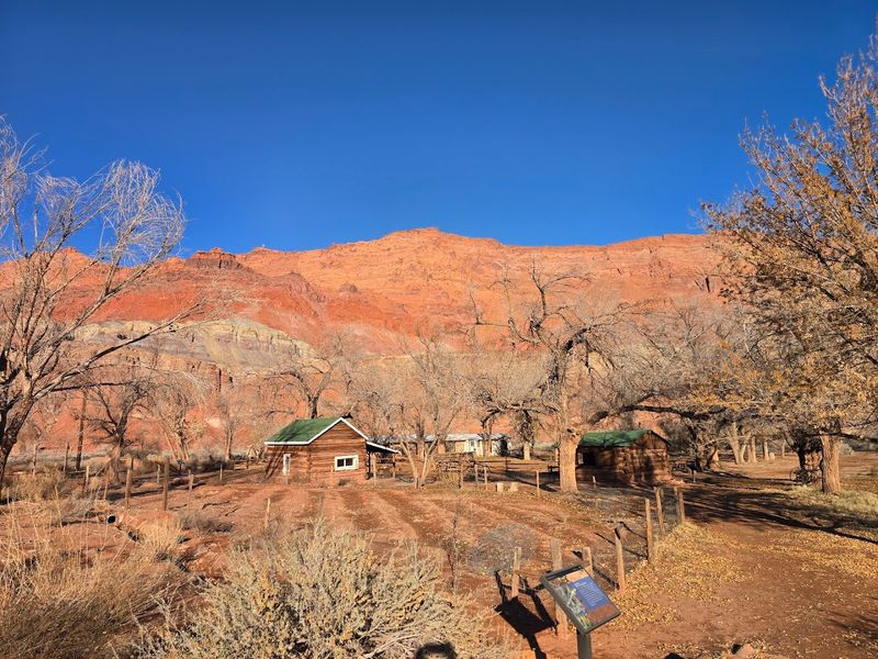 Jaw-Dropping Views of the Paria River and Canyon Landscape