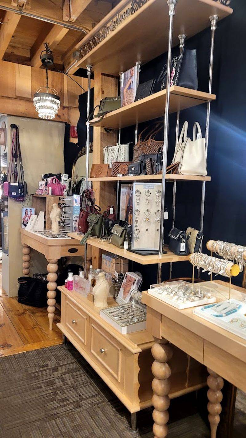 Jewelry and Accessories Worth Every Glance