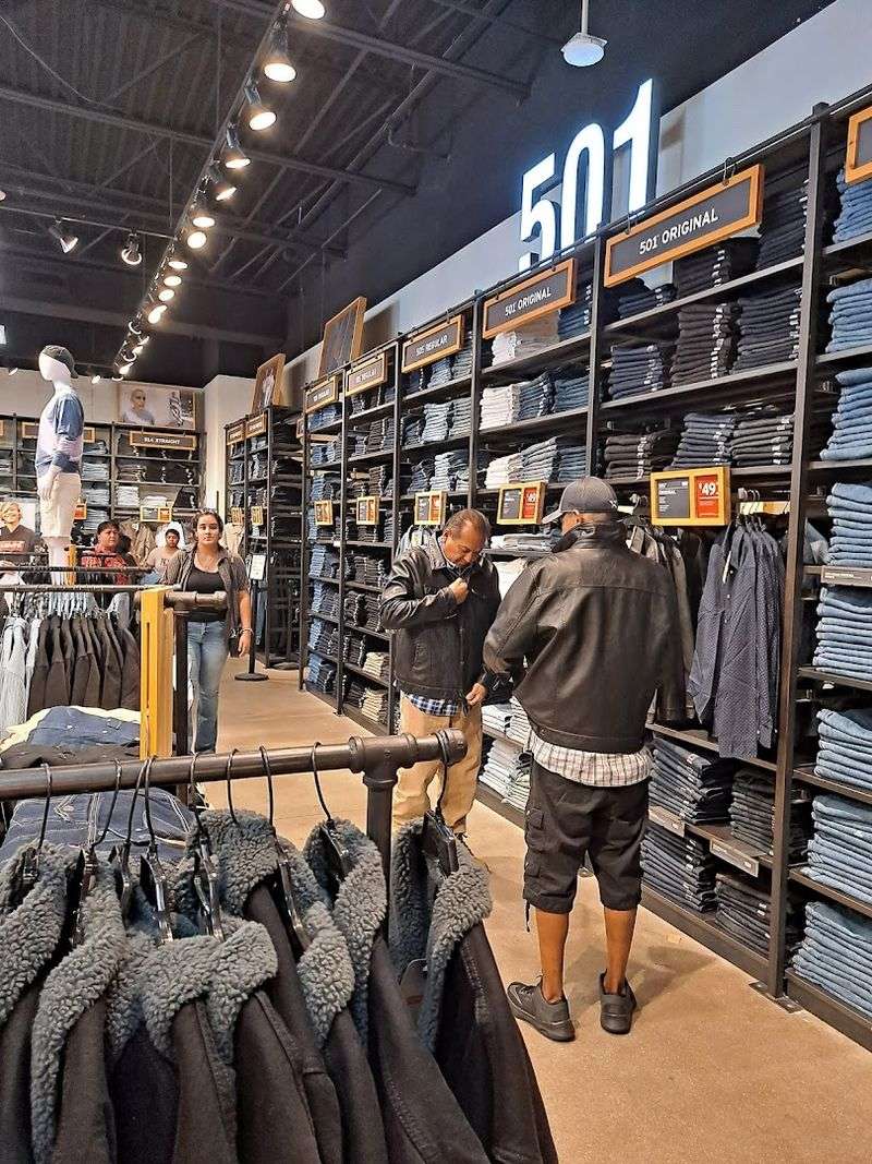 Levi's Outlet: Iconic Denim That Never Goes Out of Style Levi's Outlet: Iconic Denim That Never Goes Out of Style