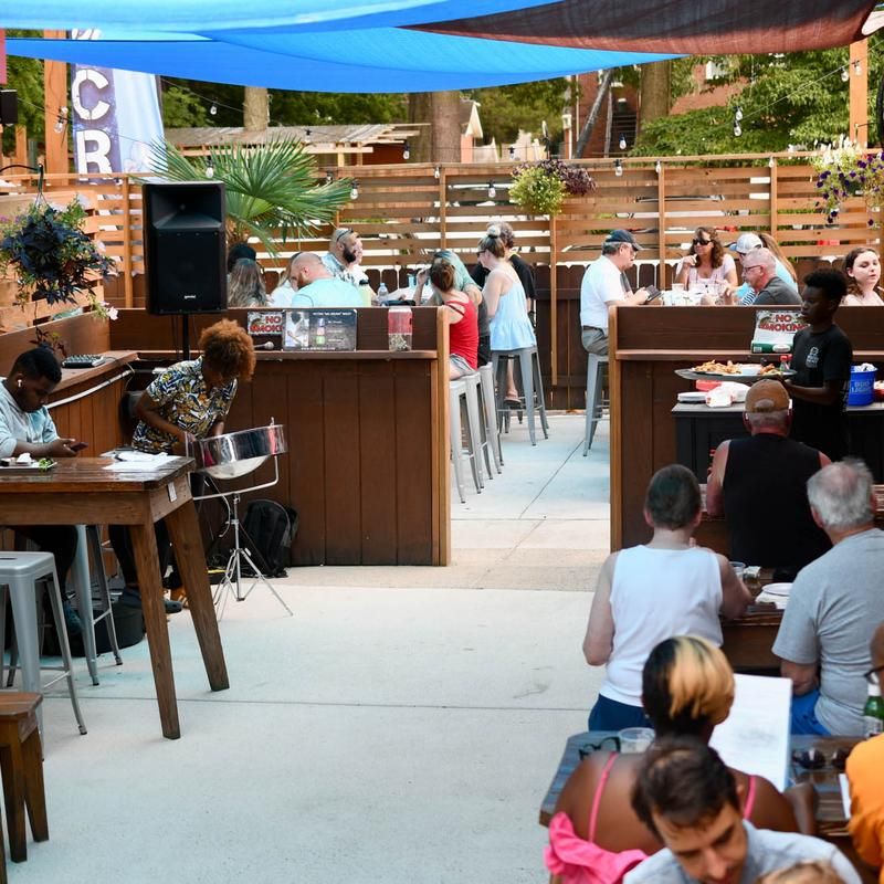 Live Entertainment and a Relaxed Patio Atmosphere