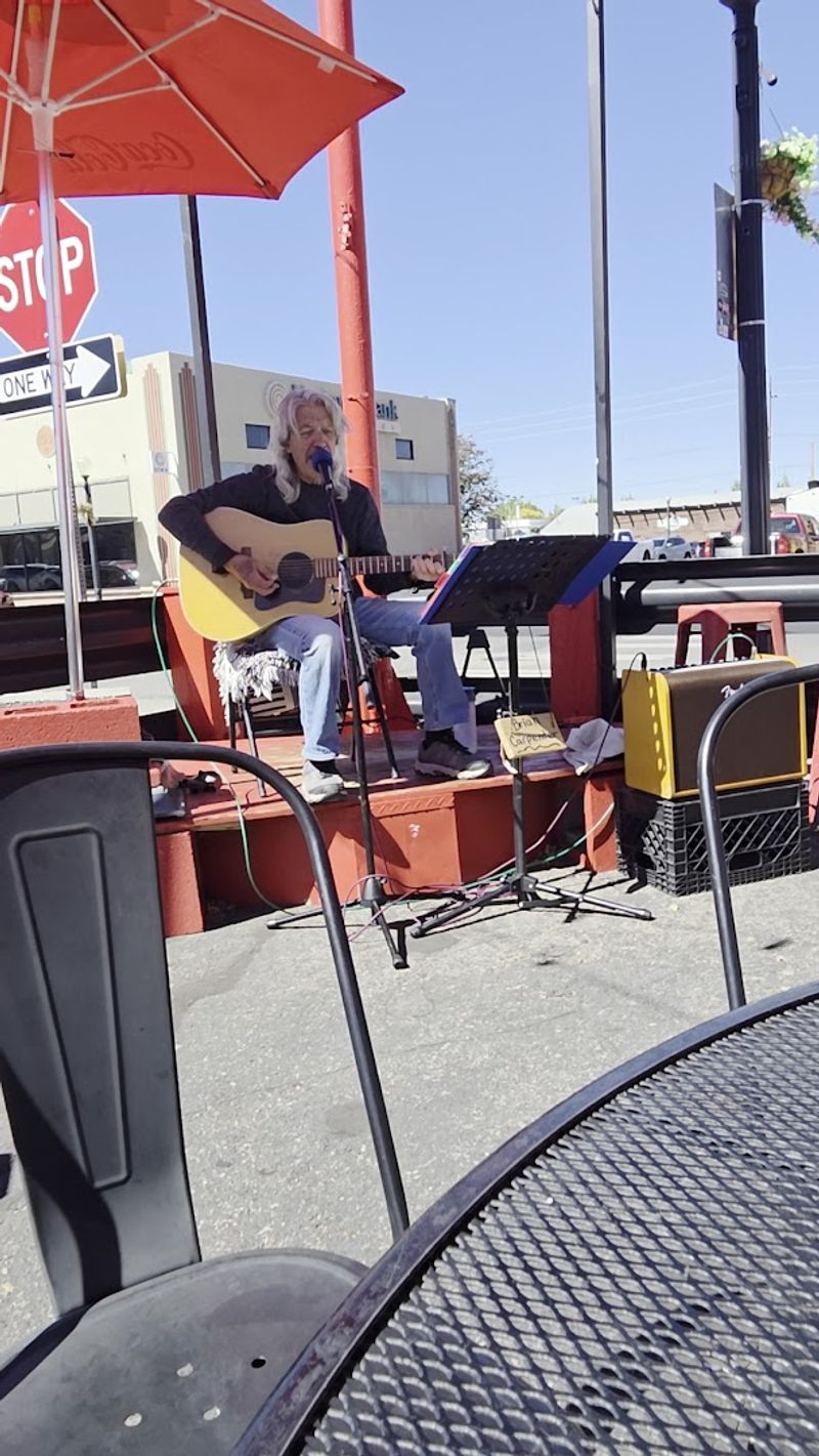 Live Music That Takes the Experience Up a Notch