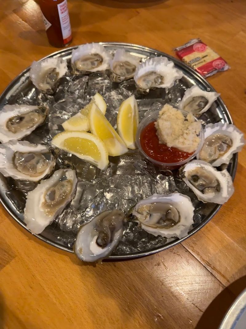 Live Oysters for the Real Seafood Enthusiasts Live Oysters for the Real Seafood Enthusiasts