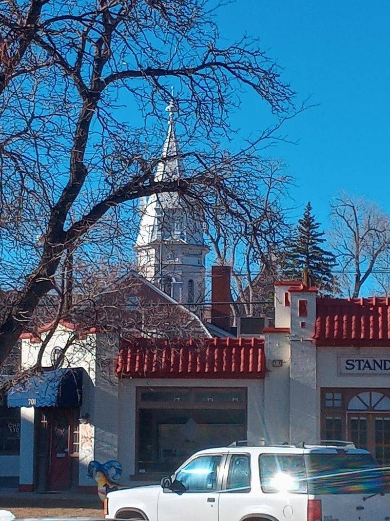 Local Dining and Farmers Markets on a Budget