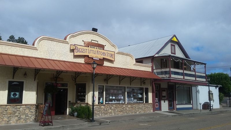Local Dining and Gold Country Comfort Food