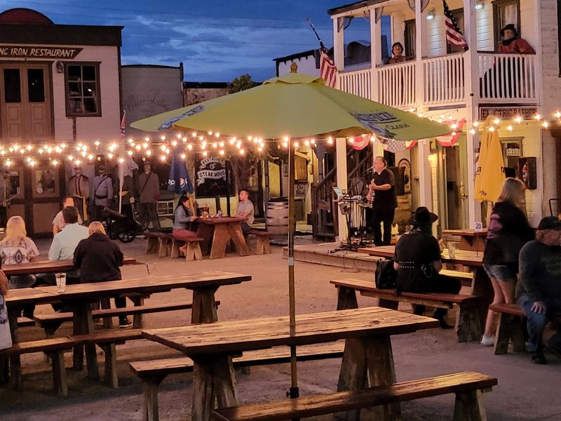 Local Restaurants: Comfort Food with Character