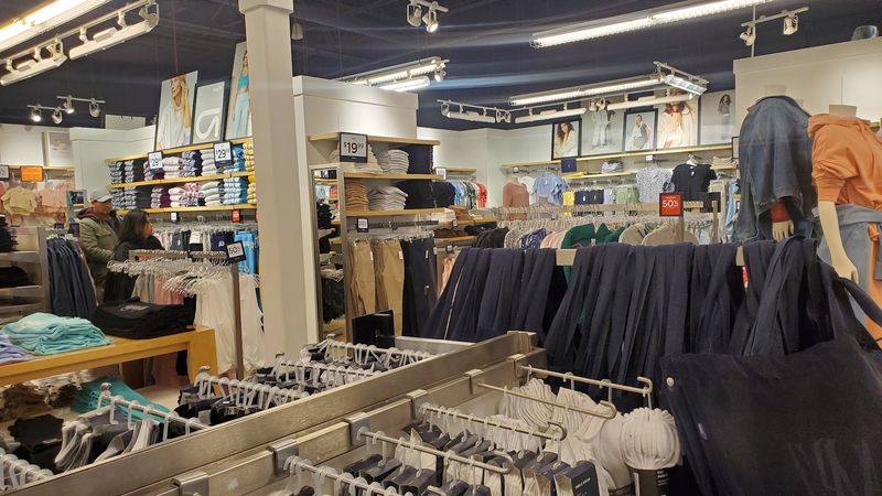 Lucky Brand Jeans Outlet: Stylish Denim Without the Sticker Shock