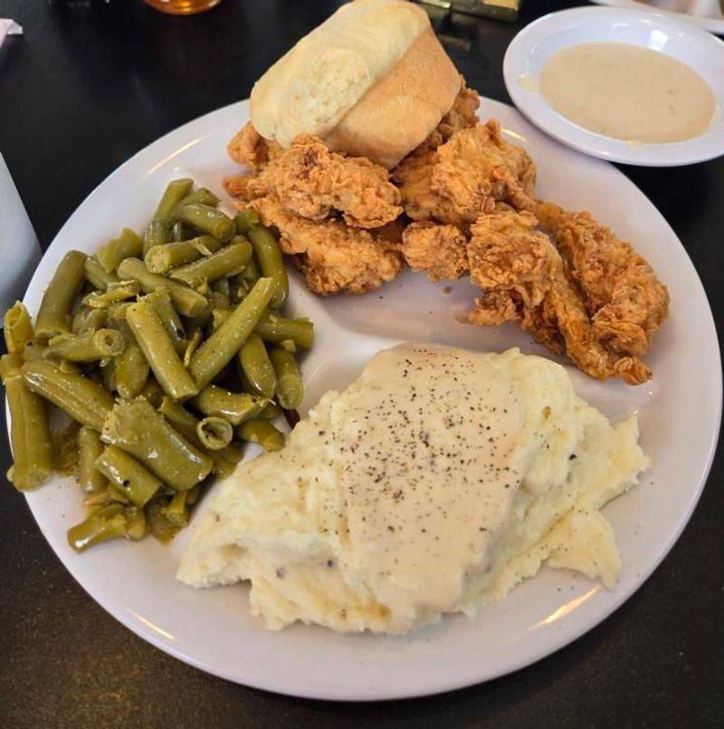Mashed Potatoes and Gravy That Steal the Show