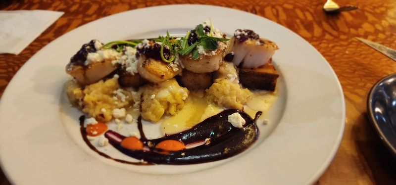 Mediterranean-Inspired American Menu That Surprises Every Time