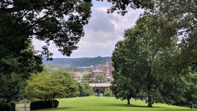 Mild Four-Season Climate That Feels Just Right