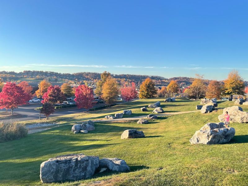 Mild Four-Season Climate Without Extreme Weather Bills