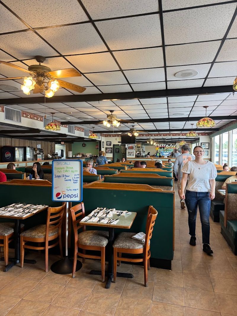 Mom's Place Restaurant - Tampa, Florida