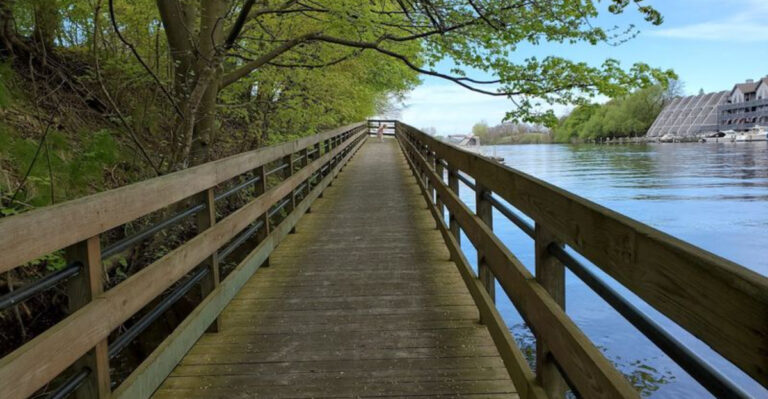Most people have never discovered this gorgeous riverwalk hidden in Michigan