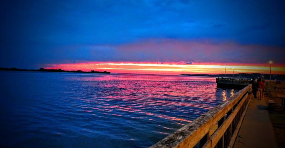 Most people have never heard of this gorgeous waterfront state park hidden in Virginia