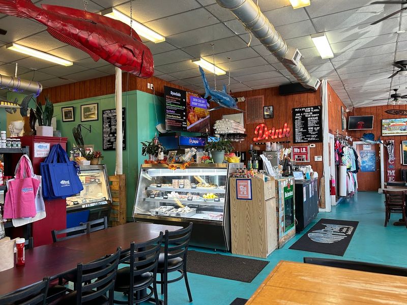 Mr. Fish Seafood Market & Grill - Myrtle Beach, South Carolina