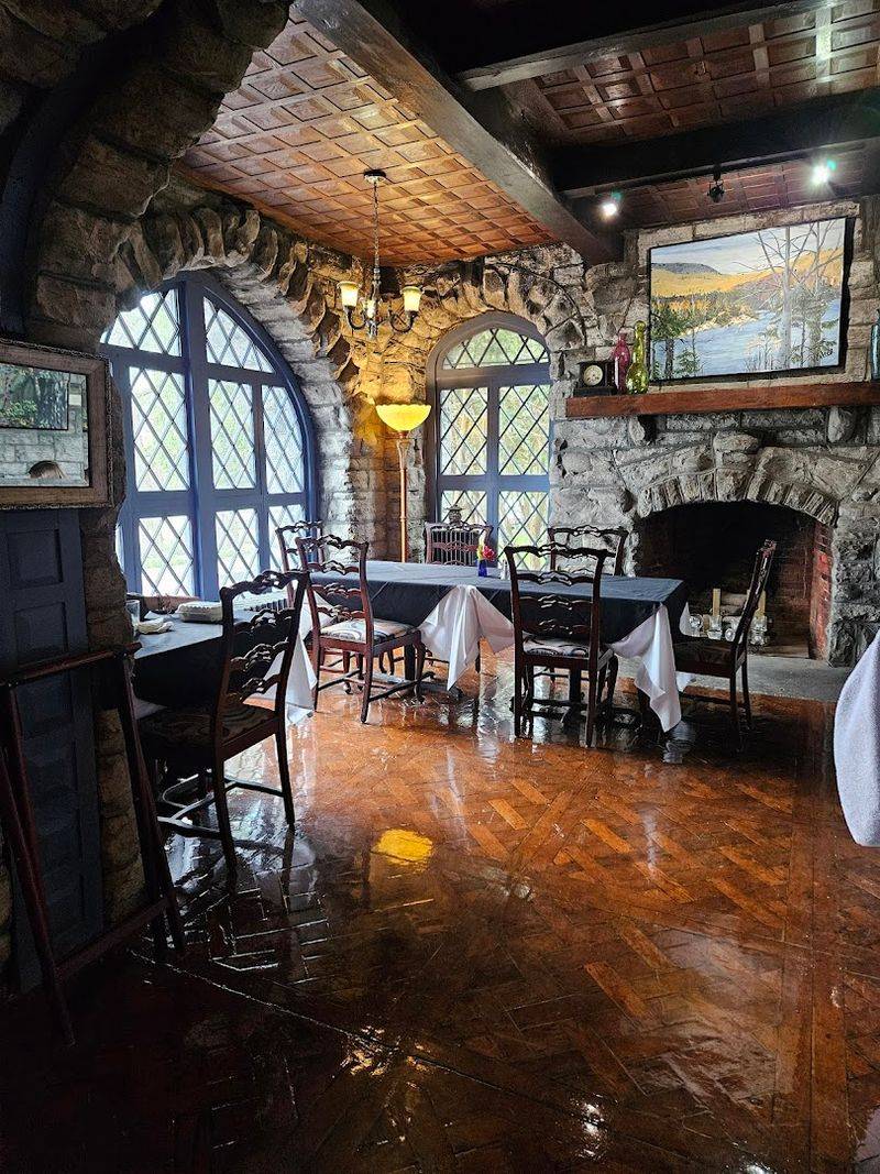 Murder Mystery Dinners That Keep Guests Coming Back Murder Mystery Dinners That Keep Guests Coming Back