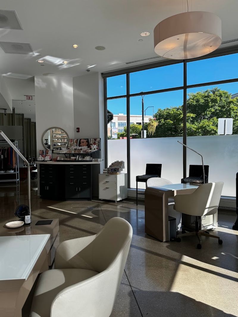 Nail Services With a Relaxation Twist