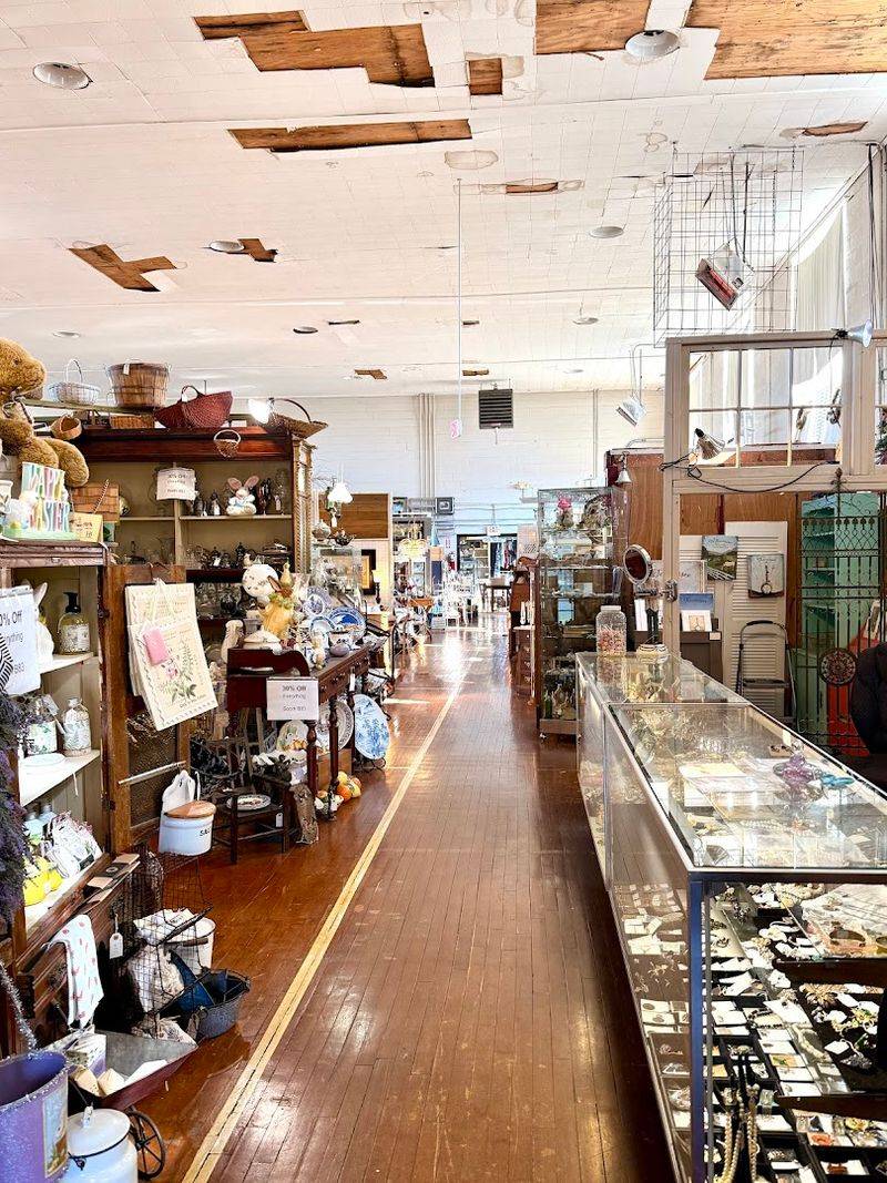 Natural and Antique Cleaning Products That Actually Work