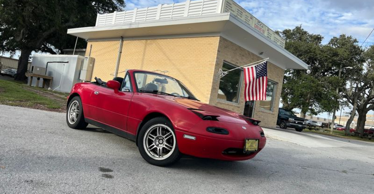 North Carolinas most nostalgic drive in still uses classic car hop service like its 1959