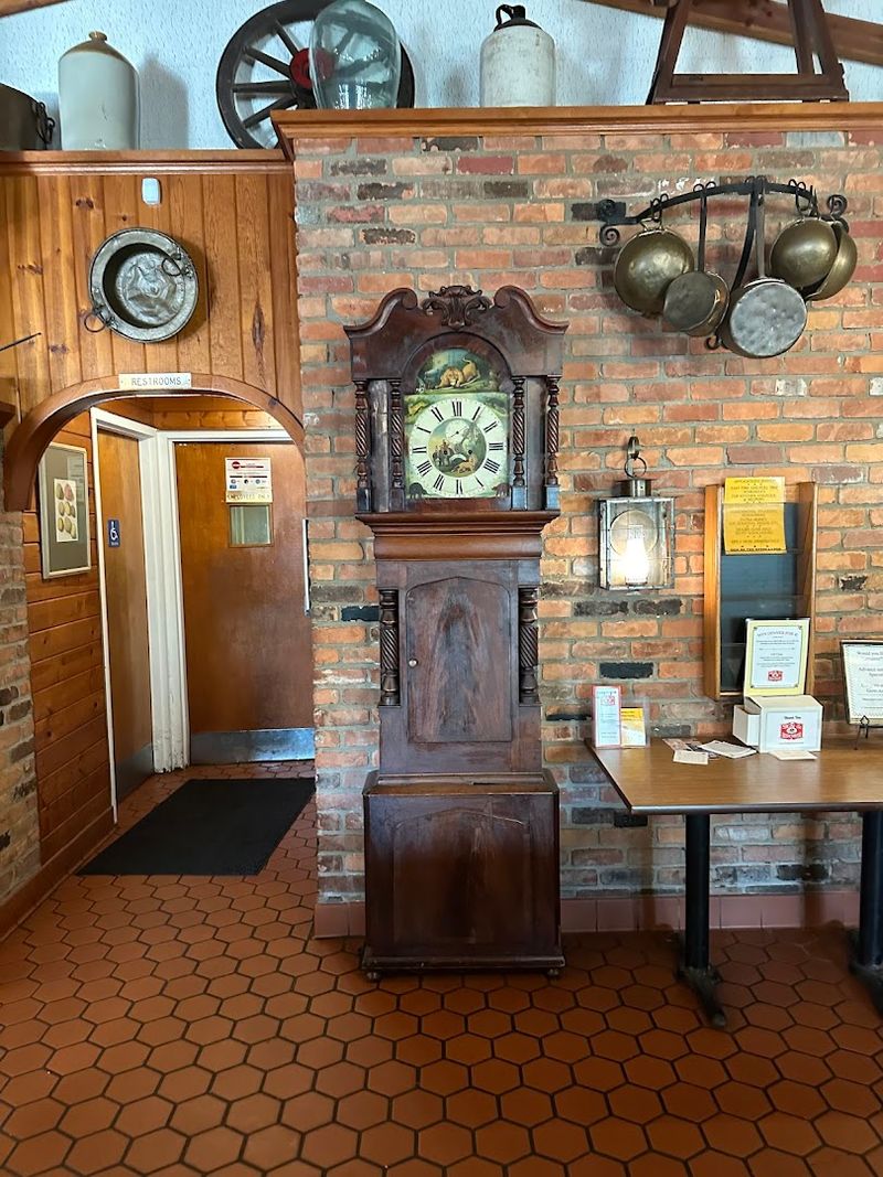 Nostalgic Decor That Feels Frozen in Time Nostalgic Decor That Feels Frozen in Time