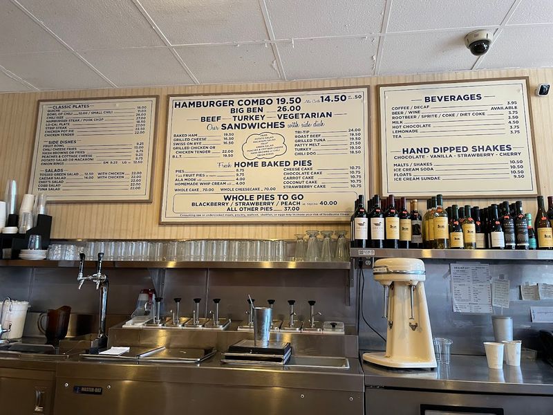 Old-School Sodas Mixed Right at the Counter